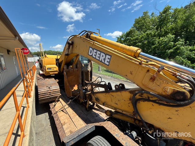 2005 John Deere 200C LC Tracked Excavator