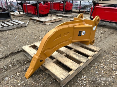 2026 GIYI GY-R320 38 in Excavator Ripper - Fits Cat 320 (Unused)