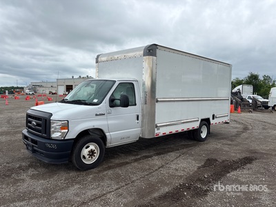 2022 Ford E-350 4x2 Camion fourgon