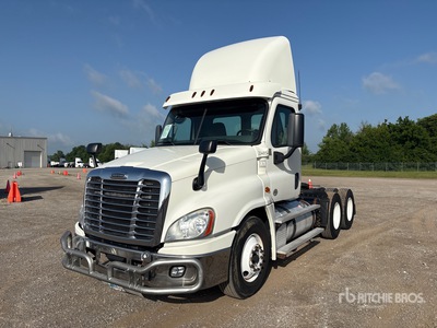 2018 Freightliner Cascadia 125 6x4 T/A Dagcabine Trekker