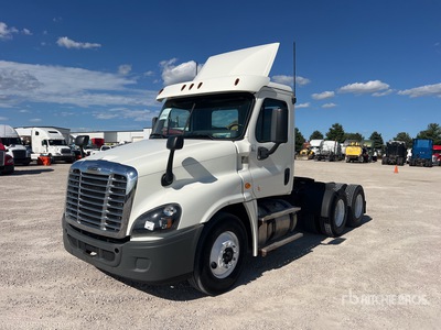 2019 Freightliner Cascadia 125 6x4 T/A Day Cab Truck Tractor