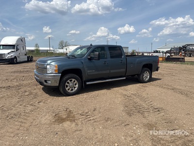 2011 Chevrolet Silverado 3500 4x4 Crew Cab Pickup