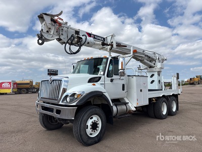 2013 International Commander 6x4 掘削用デリックトラック