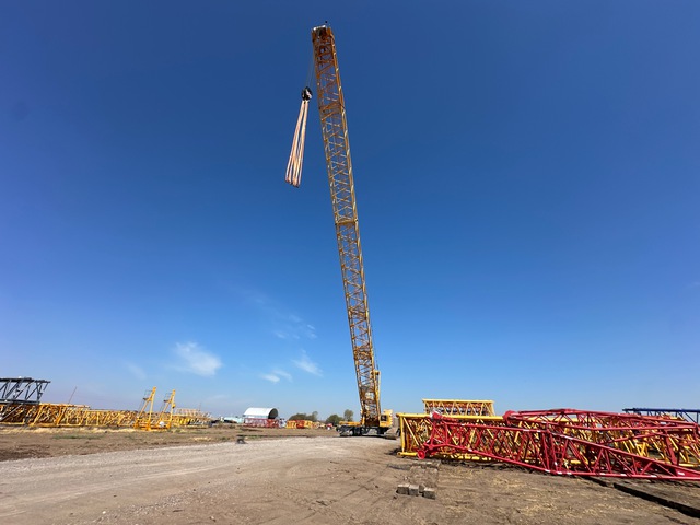1999 Liebherr LR1400 440 ton Lattice-Boom Crawler Crane 1999 Liebherr LR1400 440 ton Lattice-Boom Crawler Crane