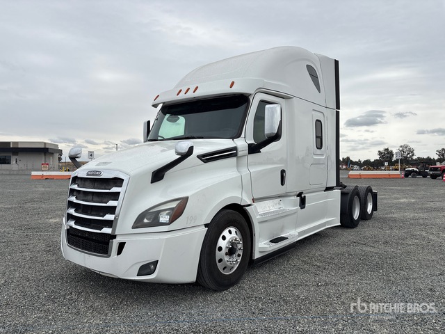 2020 Freightliner Cascadia 126 6x4 T/A Sleeper Truck Tractor