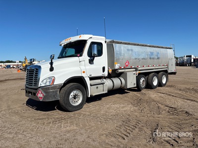 2011 Freightliner Cascadia 125 4500 gal 8x4 Kraftstoff-Tankwagen