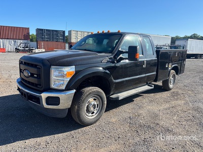 2016 Ford F-150 4x4 Extended Cab Utility Truck
