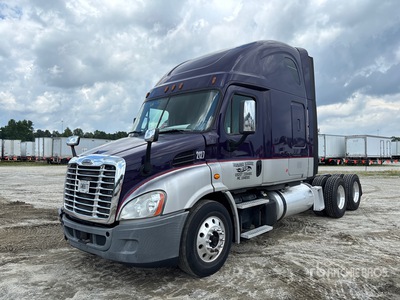 2015 Freightliner Cascadia 113 6x4 T/A Sleeper Truck Tractor