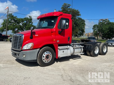 2019 Freightliner Cascadia 6x4 T/A Day Cab Truck Tractor
