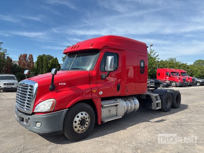 2019 Freightliner Cascadia 125 6x4 T/A Sleeper Truck Tractor