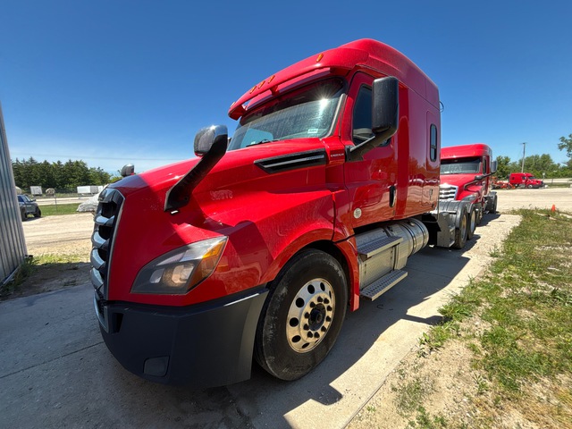 2020 Freightliner Cascadia 126 6x4 T/A Sleeper Truck Tractor