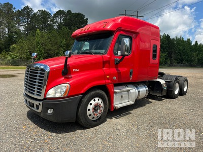 2018 Freightliner Cascadia 125 6x4 T/A Sleeper Truck Tractor