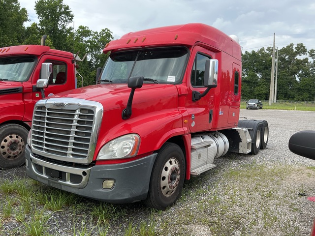2019 Freightliner Cascadia 125 6x4 T/A Sleeper Truck Tractor