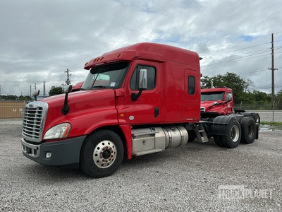 2019 Freightliner Cascadia 126 6x4 T/A Sleeper Truck Tractor