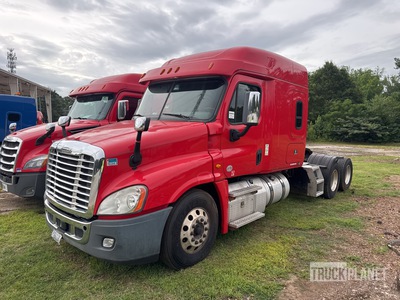 2019 Freightliner Cascadia 125 6x4 T/A Sleeper Truck Tractor