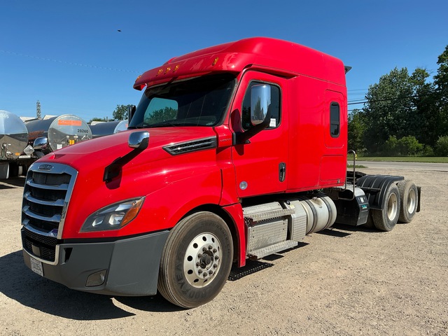 2019 Freightliner Cascadia 6x4 T/A Sleeper Truck Tractor