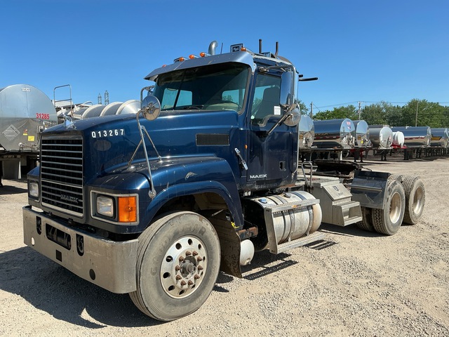 2013 Mack CHU613 6x4 T/A Day Cab Truck Tractor