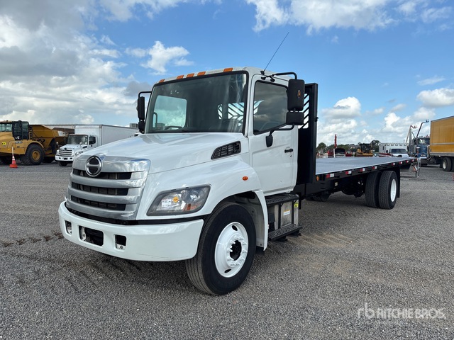 2017 Hino 268 4x2 Flatbed Truck