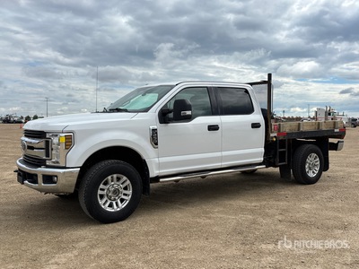 2018 Ford F-250 XLT 4x4 Crew Cab Autocarro cassone fisso