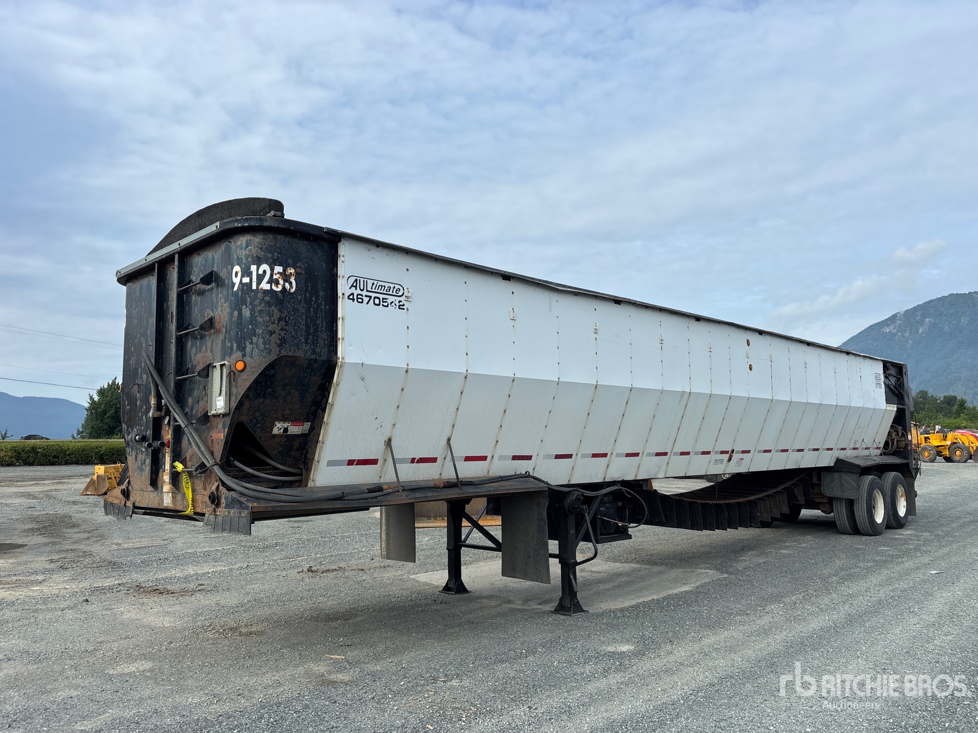 2009 Aulick 46 ft x 102 in T/A Moving Floor Open-Top Chip Trailer