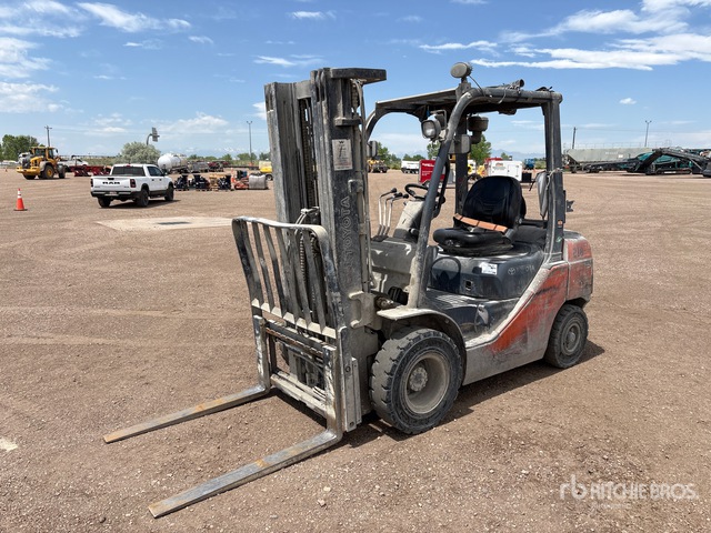 2018 Toyota 8FGU25 4500 lb Pneumatic Tire Forklift