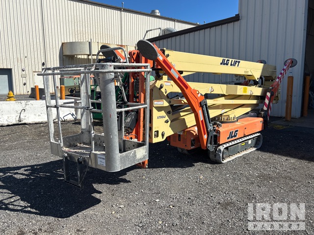 Articulating Boom Lifts