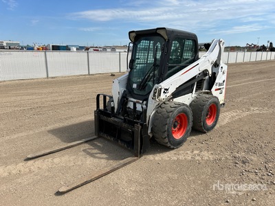 2014 Bobcat S590 Two-Speed Chargeuse à direction à glissement