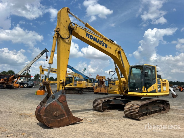 2016 Komatsu PC210LC-11 Tracked Excavator