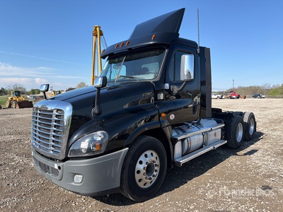 2020 Freightliner Cascadia 125 6x4 T/A Day Cab Truck Tractor