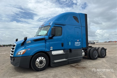 2021 Freightliner Cascadia 126 6x4 T/A Sleeper Truck Tractor