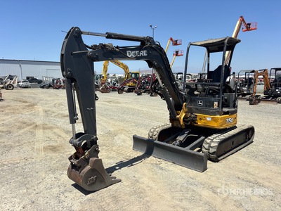 2012 John Deere 35D حفارة صغيرة