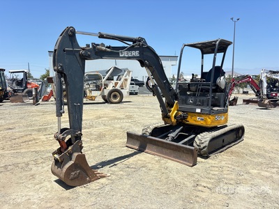 2013 John Deere 35D حفارة صغيرة