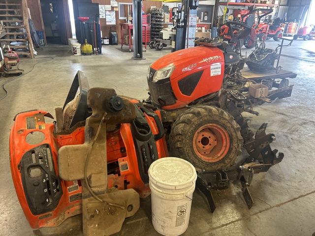 2021 Kubota BX23SLSB-R14-1 4WD Utility Tractor