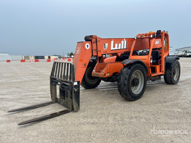 2013 Lull 944E-42 Telehandler