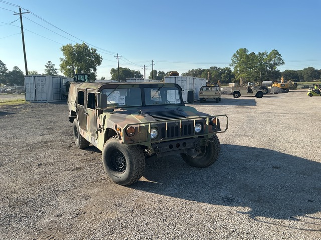 AM General M1097R1 HMMWV 4 Door Soft Top w/Truck Body