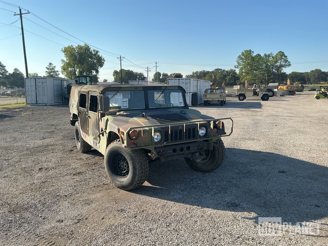 AM General M1097R1 HMMWV 4 Door Soft Top w/Truck Body
