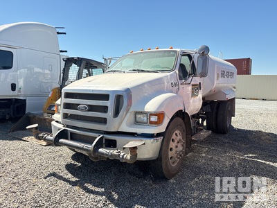 2006 Ford F-650 4x2 Camion à eau