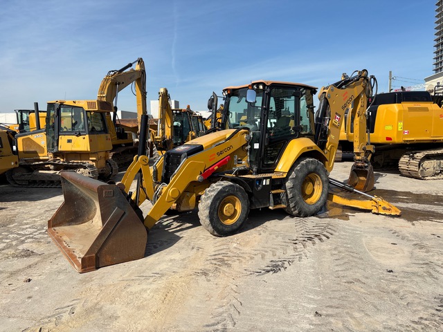 2022 Cat 440 4x4 Backhoe Loader
