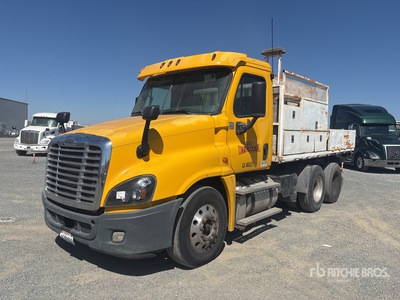 2013 Freightliner Cascadia 125 6x4 Vaccum truck Varios Camion
