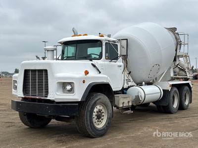 2000 Mack RB688S 6x4 Mixer Truck