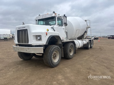 1998 Mack RB688S 8x4 Twin-Steer Mixer Truck