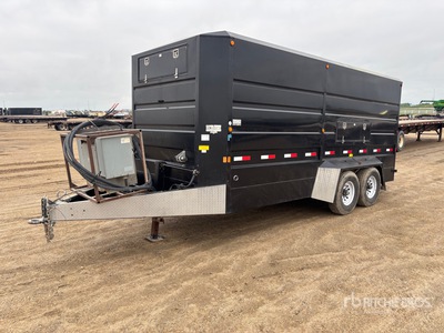 2012 Noberts Manufacturing 17 ft T/A Enclosed Trailer