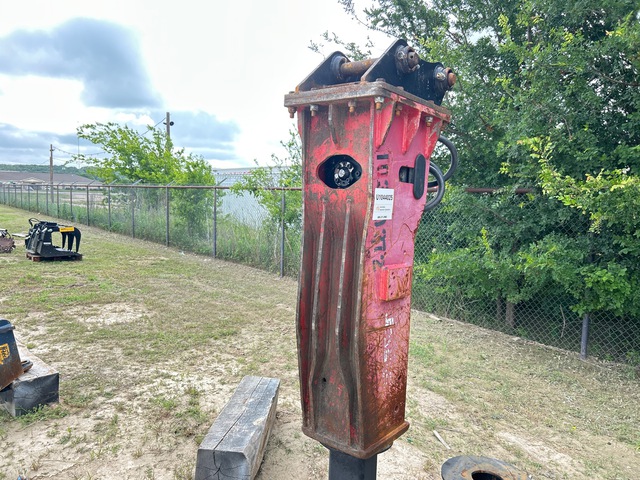 Connect Work Tools CH95 80 in Hydraulic Breaker Connect Work Tools CH95 80 in Hydraulic Breaker