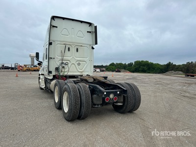 2019 Freightliner Cascadia 126 6x4 T/A Sleeper Truck Tractor