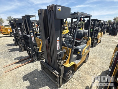2021 Cat 2C50000 2500 lb Cushion Tire Carrelli Elevatori