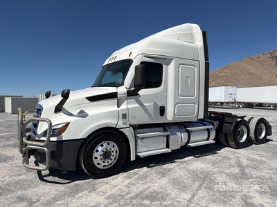 2021 Freightliner Cascadia 126 6x4 T/A Sleeper Truck Tractor