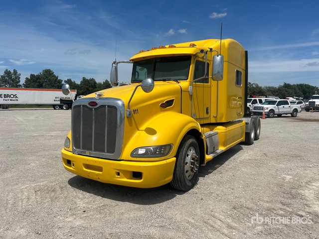 2012 Peterbilt 386 6x4 T/A Sleeper Truck Tractor