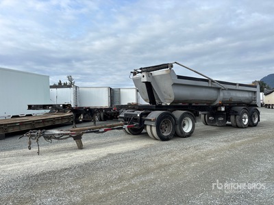 2013 Cross Country 26 ft Quad/A End Dump Trailer