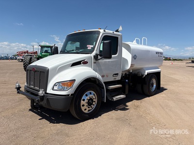 2025 Peterbilt 536 2000 gal 4x2 Camion à eau