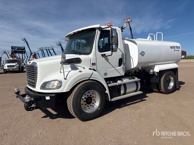 2016 Freightliner M2 106 2000 gal 4x2 Water Truck